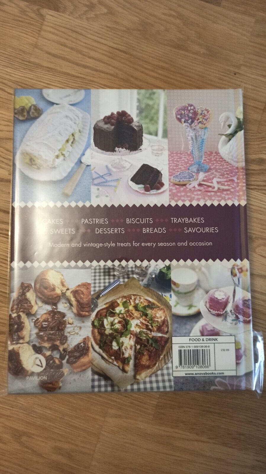 Stacie Stewart Stacie Bakes: Classic cakes and bakes Hardcover NEW