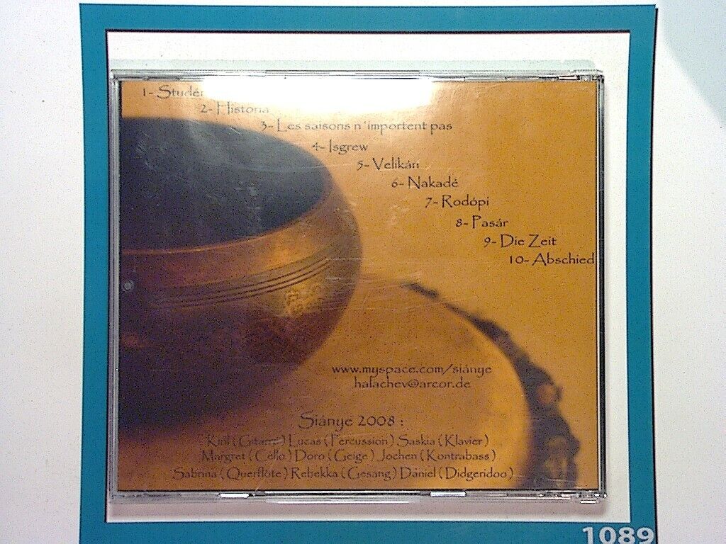 Sianye, Velikan, 2008 Album, Russian Rock, Indie Rock, Alternative Rock, Post-Punk, Eastern European Music, Slavic Rock, Experimental Rock, Atmospheric Sound, Melancholic Vibes, Underground Music, Rock Band, Progressive Rock, Unique Sound, Dark Melodies, Guitar-Driven, Russian Lyrics, Independent Music, Bookandbeat.com,