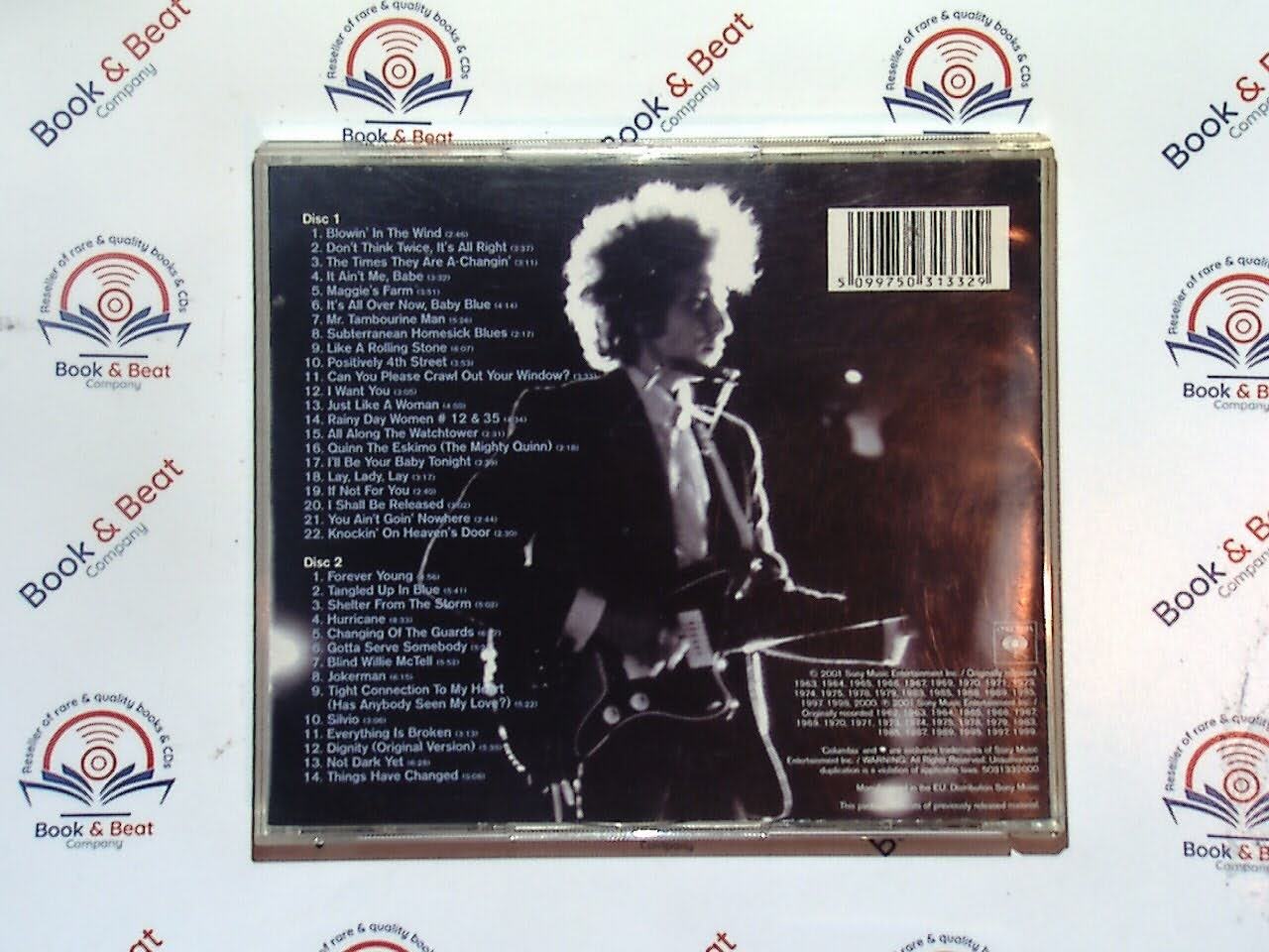 bookandbeat.com, Bob Dylan, Modern Times, 2006 album, folk rock, blues, Americana, iconic singer-songwriter, Grammy-winning album, modern classic, poetic lyrics, Dylan discography, timeless music, roots influences, Columbia Records, critically acclaimed, bluesy ballads, classic Dylan sound, influential artist, musical storytelling.