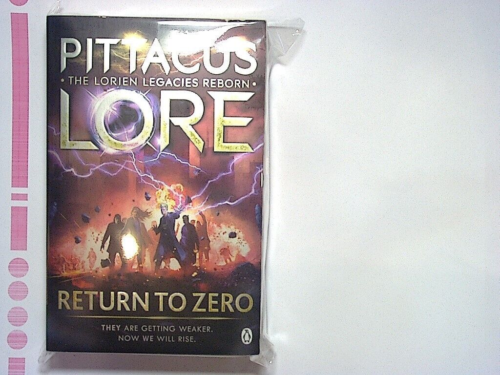 Pittacus Lore - Lorien Legacies Reborn Fugitive 6 PB New