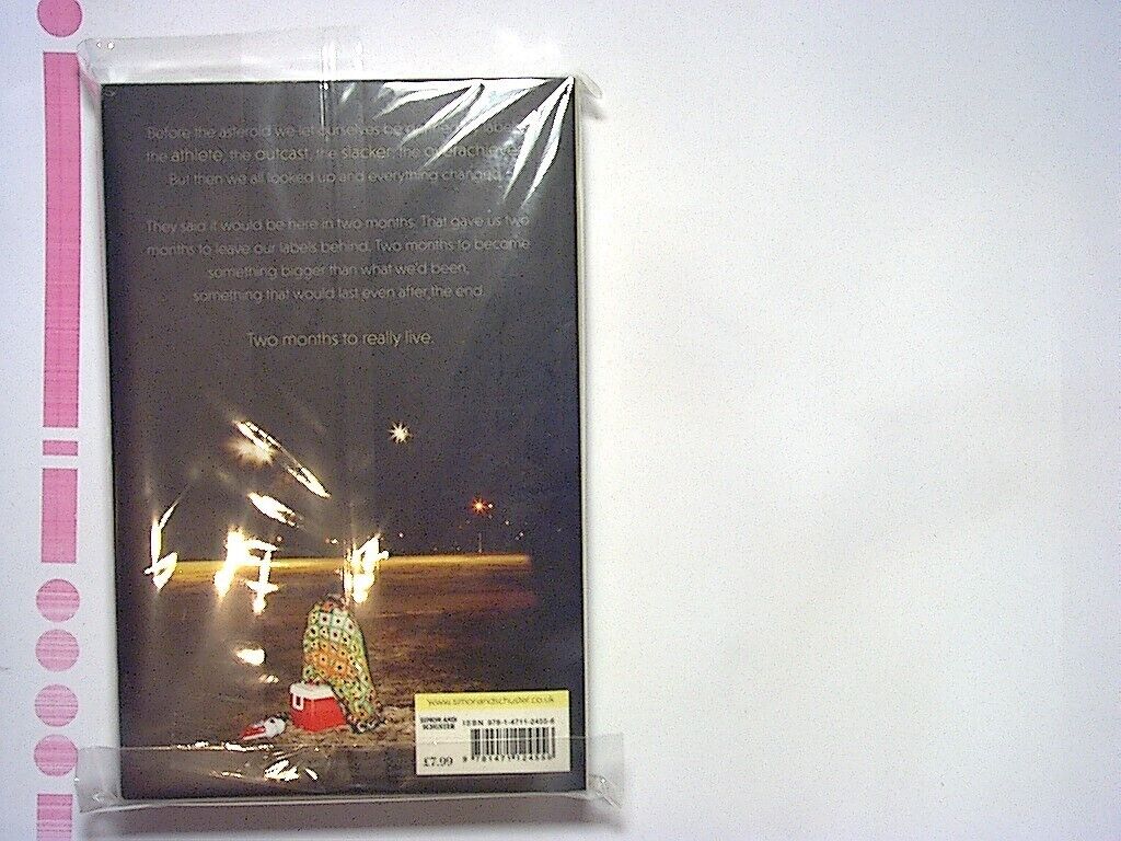 Tommy Wallach - We All Looked Up Paperback New