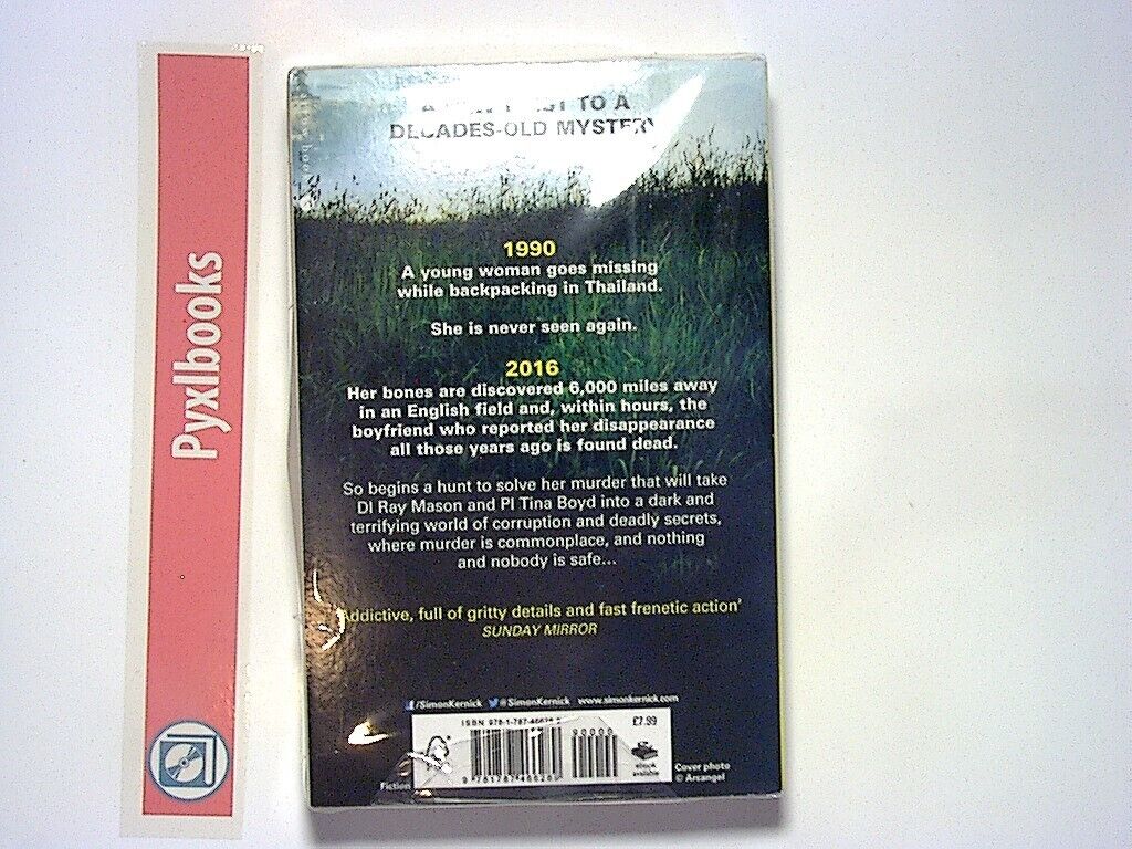 Simon Kernick - The Bone Field PB NEW