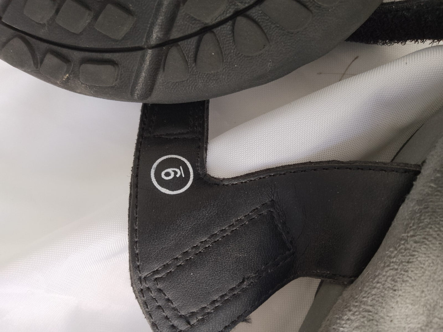 Skechers Reggae Slim Takes Two Grey / Black Strap Sandals Womens US Sze 9 (UK7)