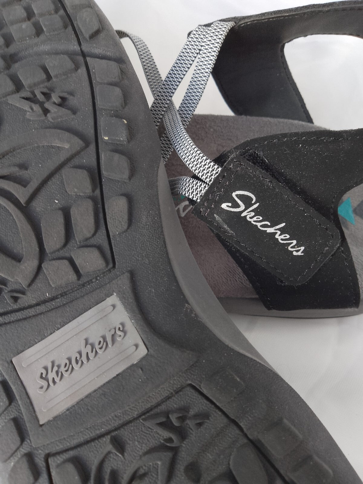 Skechers Reggae Slim Takes Two Grey / Black Strap Sandals Womens US Sze 9 (UK7)