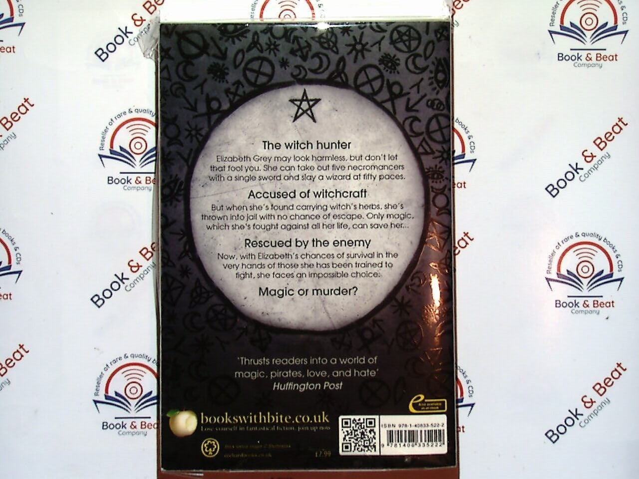 Witch Hunter (Witch Hunter Book 1) - Virginia Boecker PB NEW