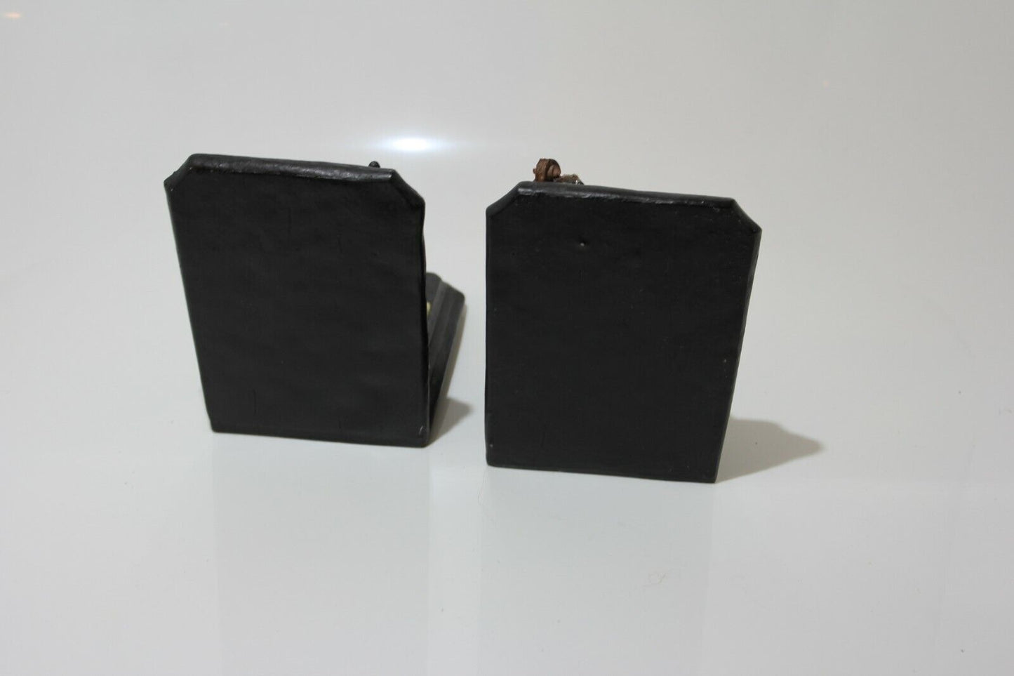 Pair of beautiful Music Themed Resin Book Ends Violin & Clarinet Sonata VGC