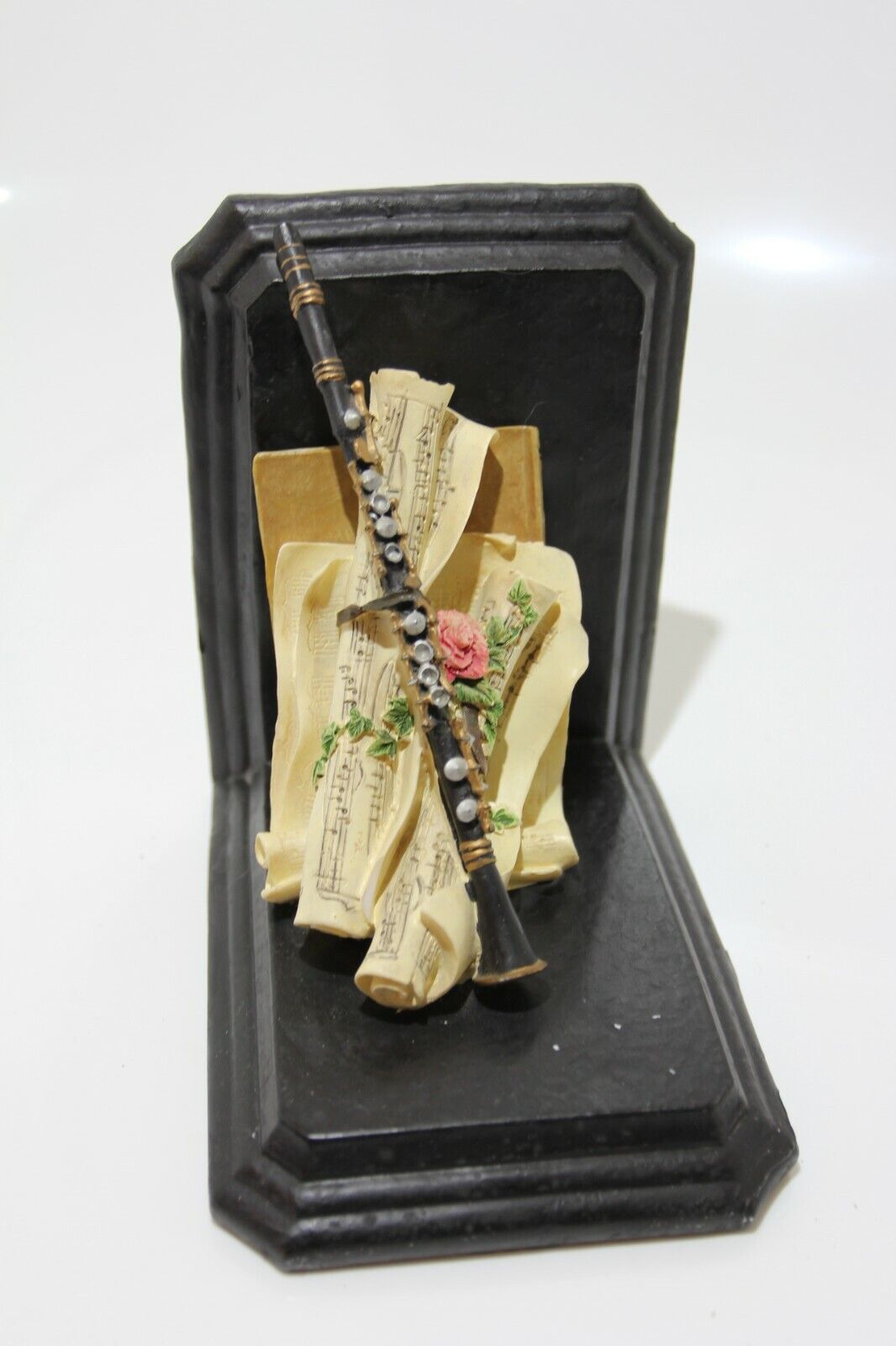 Pair of beautiful Music Themed Resin Book Ends Violin & Clarinet Sonata VGC
