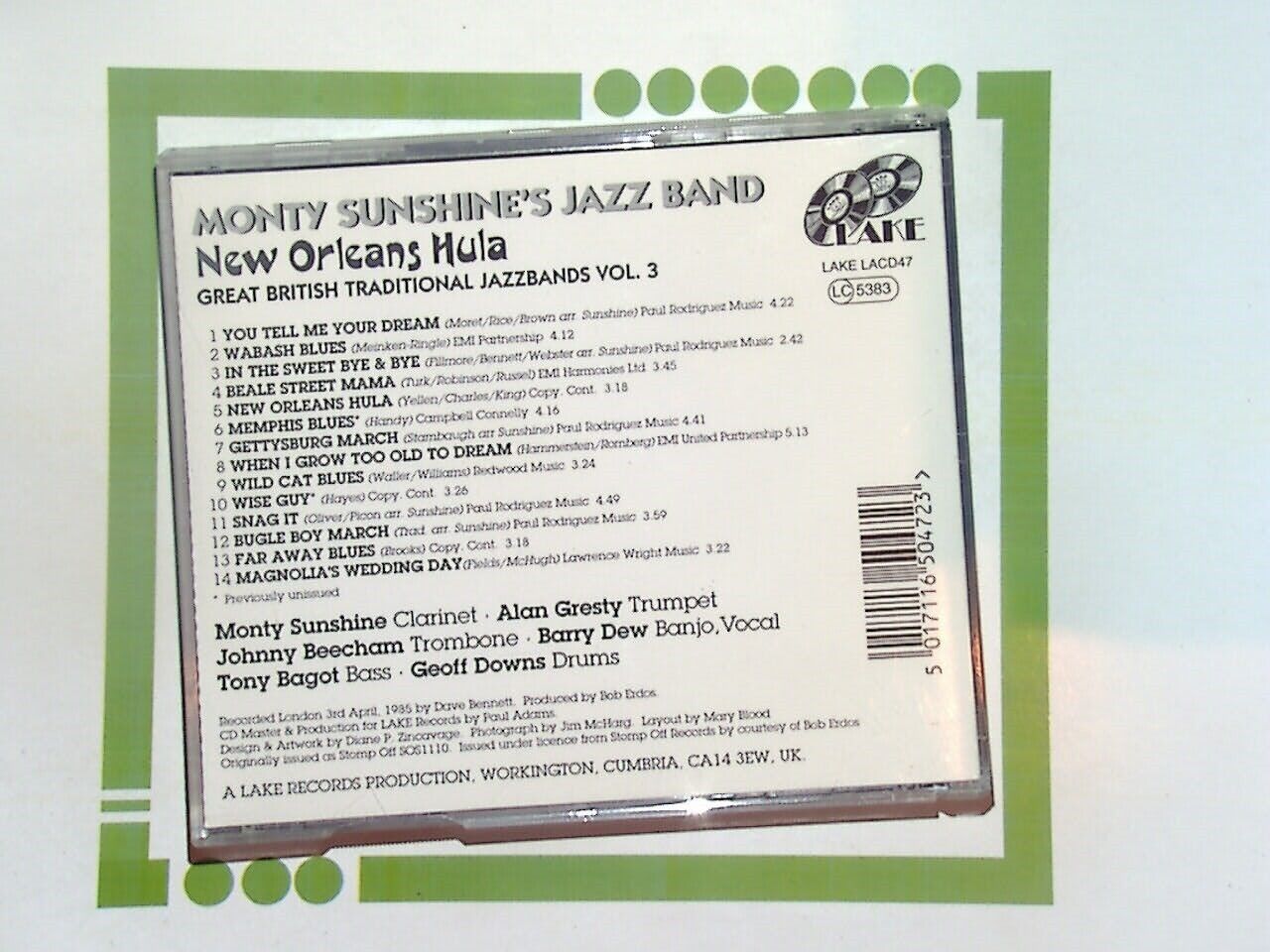 bookandbeat.com, Monty Sunshine, jazz band, New Orleans jazz, traditional jazz, Dixieland jazz, classic jazz, instrumental jazz, jazz revival, smooth melodies, vibrant rhythms, clarinet mastery, swing vibes, jazz standards, iconic performances, vintage jazz, lively tunes, music history, timeless classics, collector's item, upbeat jazz,