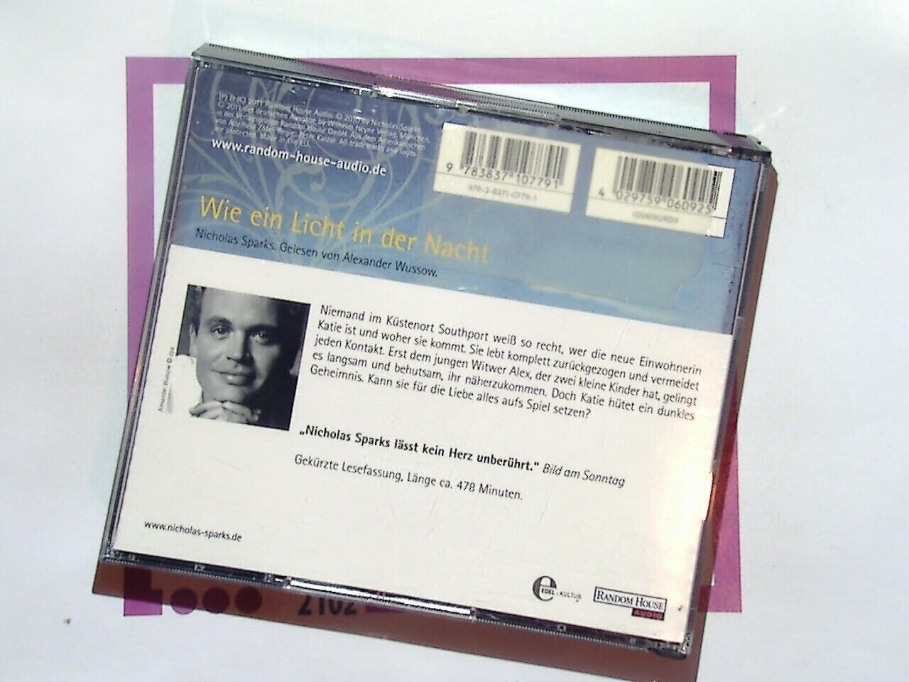 bookandbeat.com, CD, Nicholas Sparks, Adelheid Zöfel, Wie ein Licht in der Nacht, audiobook, romance story, German audio, heartfelt narration, bestselling author, dramatic plot, emotional journey, love and loss, inspiring tale, storytelling, literature adaptation, audio entertainment, moving performances, romantic drama, literature fans.