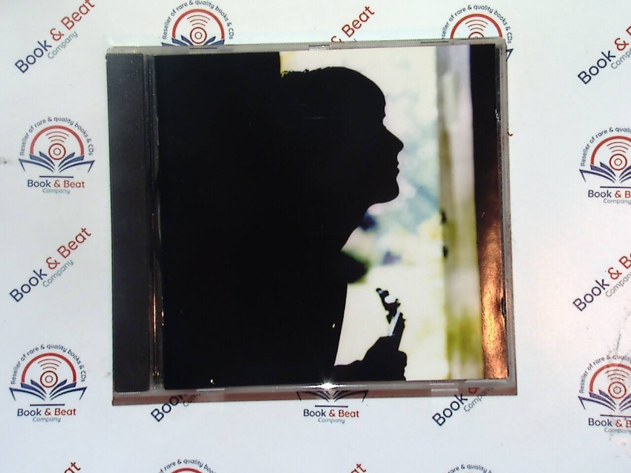 bookandbeat.com, Paul Weller, Essential Singles Collection, mod revival, The Jam, The Style Council, British rock, classic singles, greatest hits, iconic musician, songwriter, Britpop, 1980s music, 1990s music, rock collection, essential albums, timeless tracks, music anthology, indie rock, UK music legend.