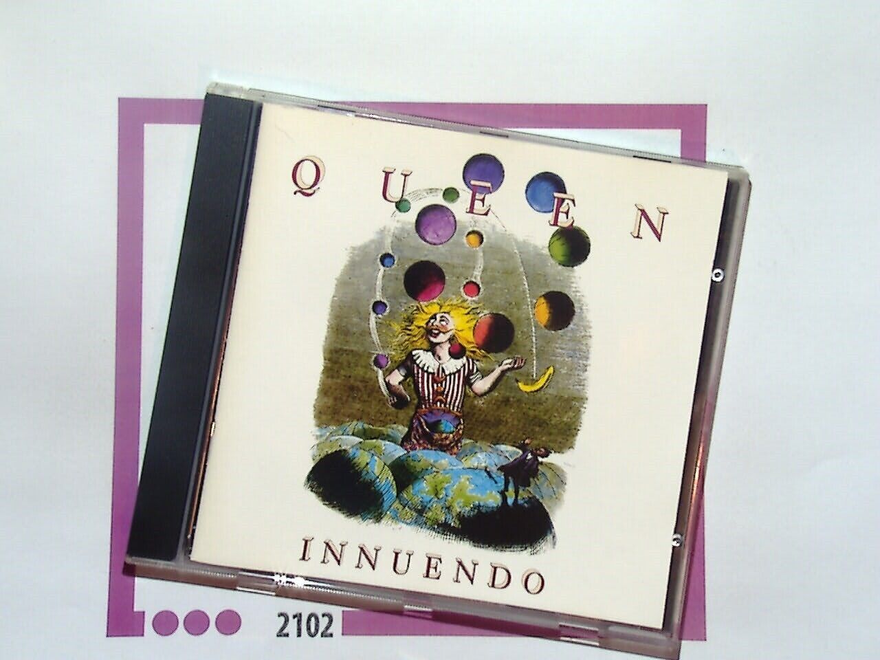  Innuendo, Queen, Classic Rock, Freddie Mercury, Rock Legends, Iconic Albums, 80s Rock, Timeless Music, Best of Queen, Arena Rock, British Rock, Legendary Songs, Must-Have Albums, Classic Hits, bookandbeat.com,