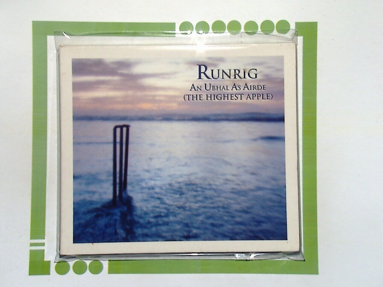 bookandbeat.com, CD, Runrig, An Ubhal As Airde, The Highest Apple, Scottish music, Celtic rock, folk rock, Gaelic songs, traditional music, band album, contemporary folk, world music, Scottish heritage, music for celebrations, uplifting melodies, vibrant rhythms, cultural music, live performances, emotional lyrics, music for gatherings