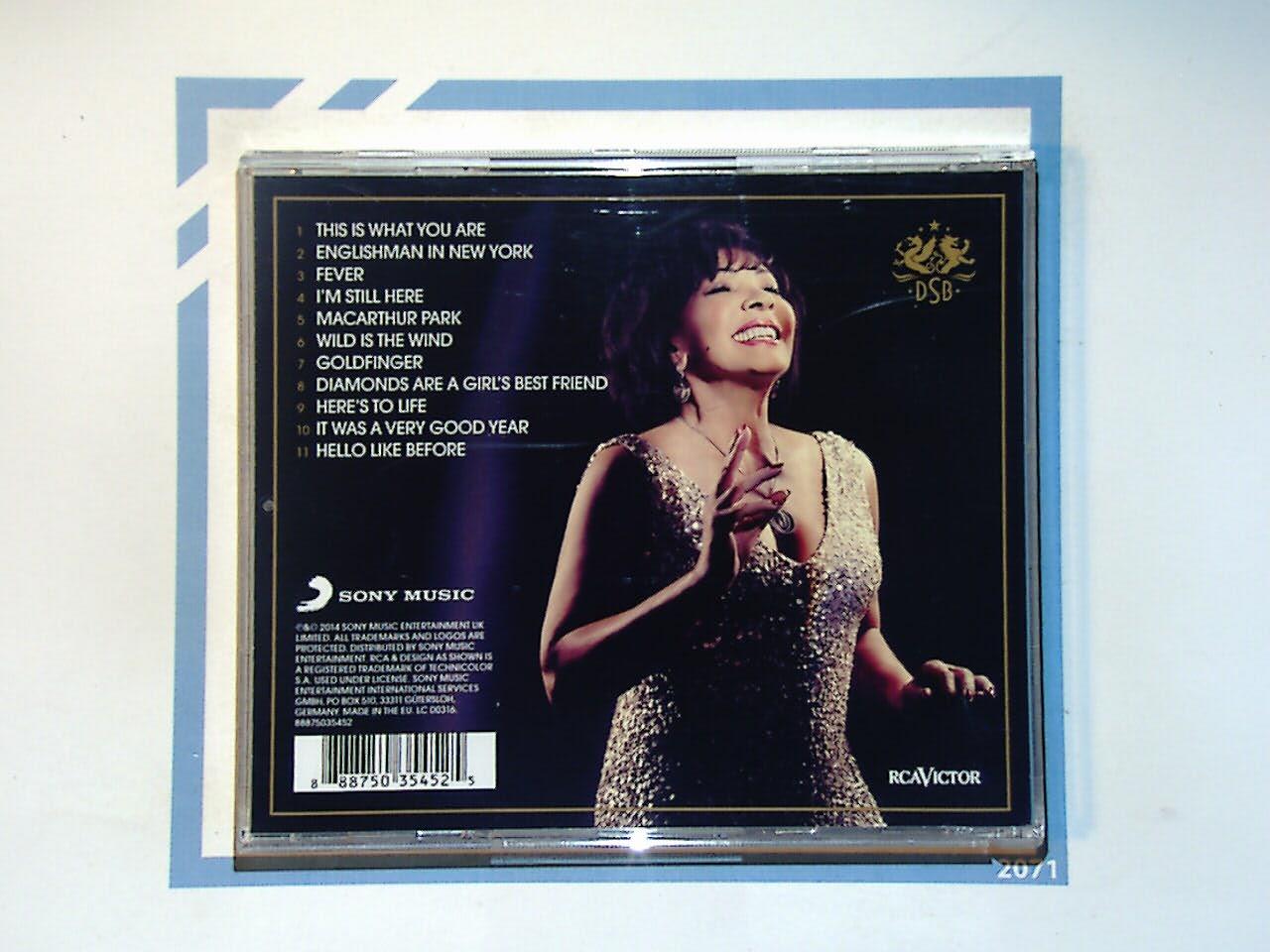bookandbeat.com, Shirley Bassey, Easy to Love, Twenty Original Classics, classic hits, timeless music, iconic singer, jazz, pop standards, love songs, vintage collection, powerful vocals, legendary performer, British music, entertainment, classic ballads, nostalgic tunes, vocal masterpiece.