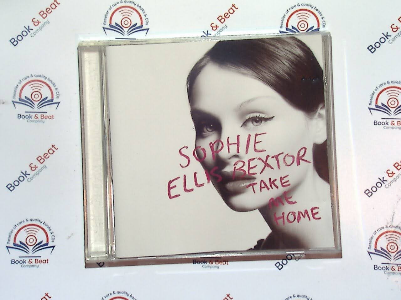 bookandbeat.com, Sophie Ellis-Bextor, Read My Lips, pop music, disco, dance-pop, 2000s pop, British pop, electro-pop, album debut, female vocalist, hit singles, "Murder on the Dancefloor," dance floor anthem, catchy pop tunes, club music, 2000s hits, pop diva, pop culture, British singer, music for dancing, catchy beats, pop classics, indie pop influence.