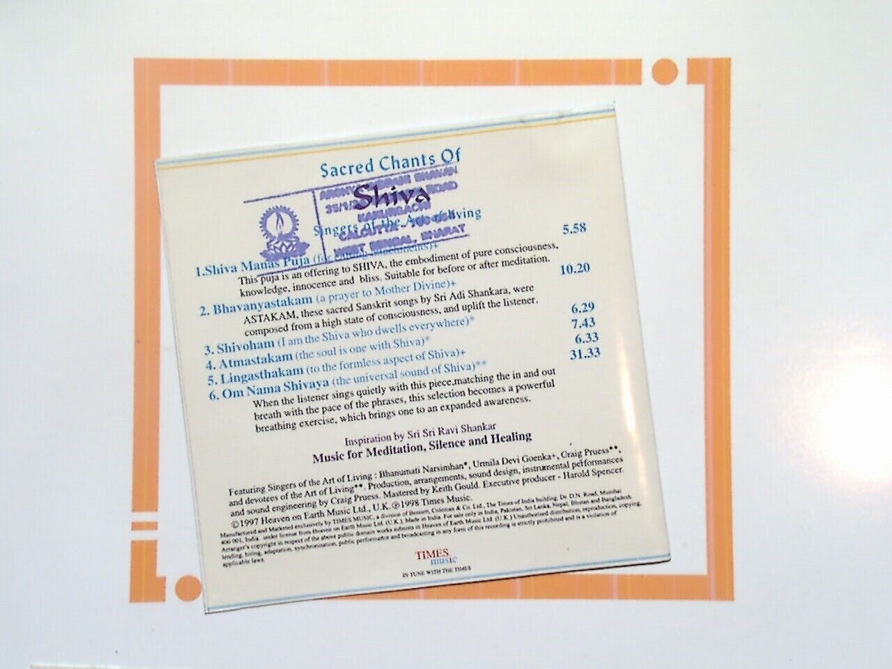 Sri Sri Ravi Shankar, Sacred Chants of Shiva, CD, Bookandbeat.com, Spiritual music, Indian classical, Meditation, Shiva chants, Ganges river, Sacred sounds, Devotional music, Mantras, Hinduism, Relaxation, Yoga music, Traditional chants, Divine energy, Spiritual healing, Vedic chants, Peaceful music, Ancient wisdom, Chanting album,