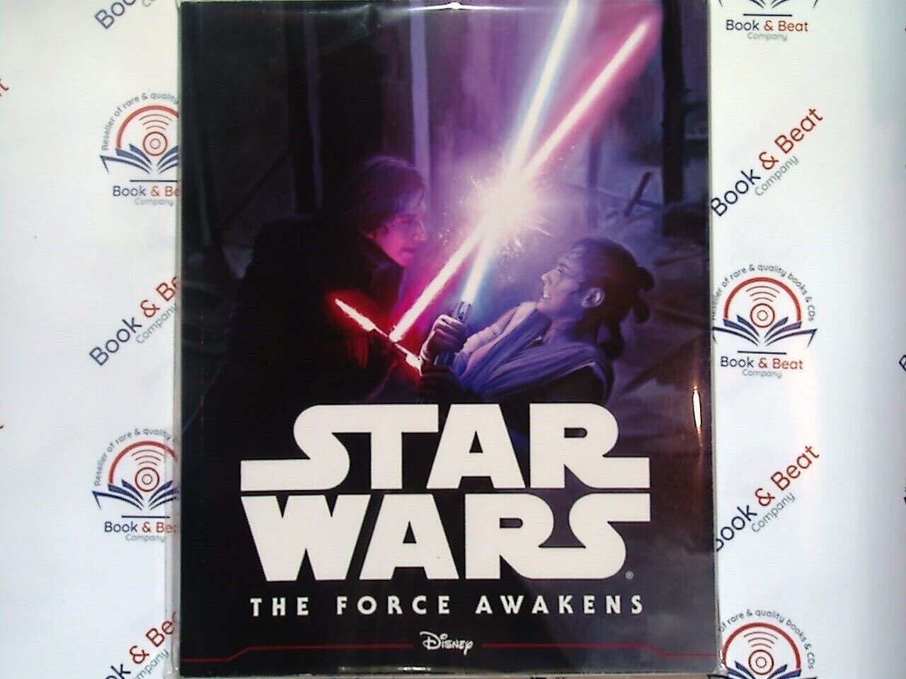 bookandbeat.com, CD, Star Wars, The Force Awakens, Disney storybook, Egmont, illustrated story, children’s audiobook, sci-fi adventure, iconic characters, Star Wars universe, Jedi, Sith, epic saga, young readers, family-friendly, audio narration, visual storytelling, Star Wars fans, space fantasy, cinematic story,