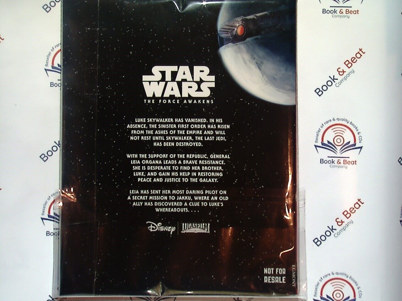 bookandbeat.com, CD, Star Wars, The Force Awakens, Disney storybook, Egmont, illustrated story, children’s audiobook, sci-fi adventure, iconic characters, Star Wars universe, Jedi, Sith, epic saga, young readers, family-friendly, audio narration, visual storytelling, Star Wars fans, space fantasy, cinematic story,