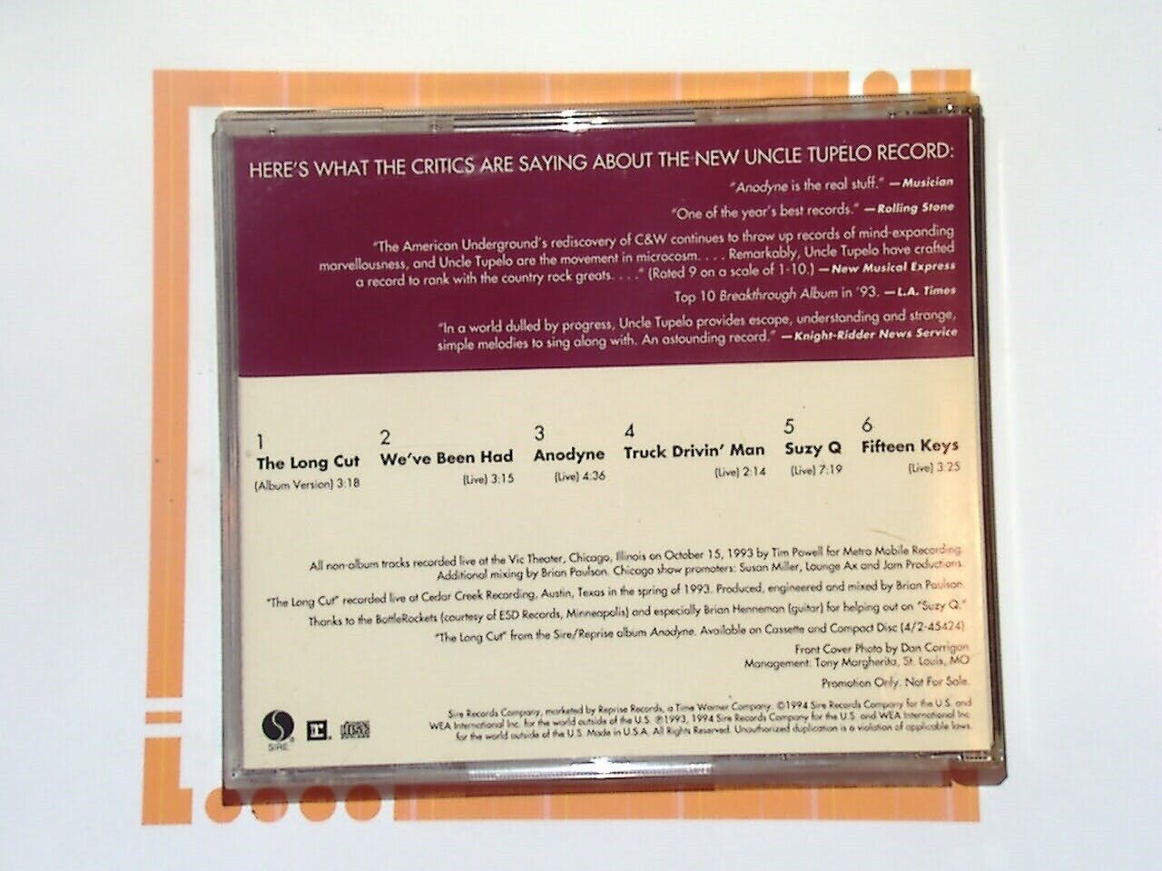 Uncle Tupelo, The Long Cut, Five Live, Alternative Country, Alt-Country, Live Performances, Americana, Roots Rock, Country Rock, Folk Rock, Indie Rock, 90s Rock, Acoustic Sessions, Live Album, Raw Sound, Classic Tracks, Country Influences, Midwest Rock, Alt-Rock Legends, Bookandbeat.com,