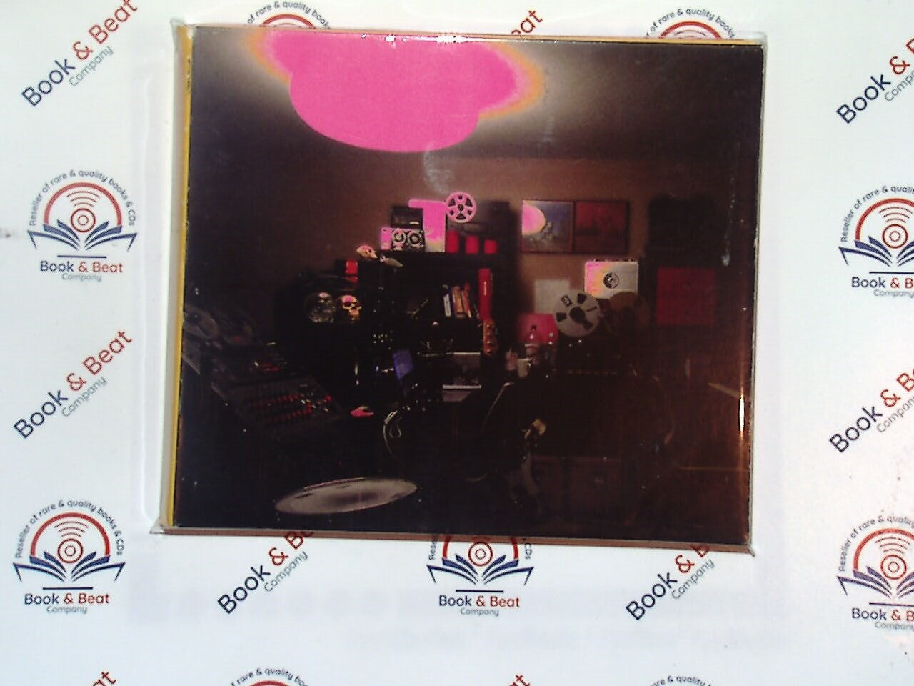 Unknown Mortal Orchestra, Indie rock, Psychedelic rock, CD, Lo-fi, Experimental, Alternative rock, Bookandbeat.com, Indie band, 2010s music, Unique sound, Guitar-driven, Underground music, Psychedelic pop, New Zealand band, Dreamy melodies, Art rock, Raw production, Creative, Indie fans, Alternative album,